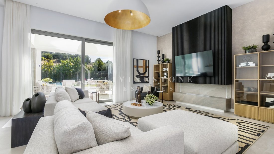 Villa in Estepona, Andalusia, Spain 2 - 17920644