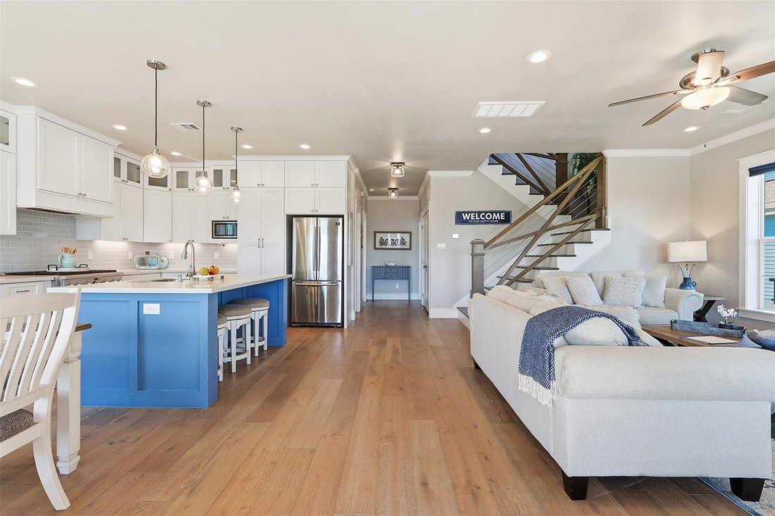 House in Galveston, Texas, United States 3 - 17921691