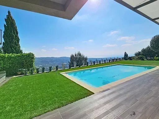 Villa in Saint-Laurent-du-Var, Provence-Alpes-Côte d'Azur, France 3 - 17918456