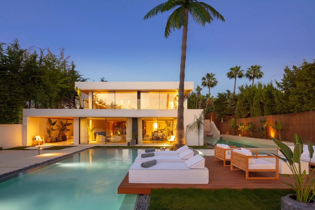 Villa in Puerto Banus, Marbella, Spain 1 - 17921054