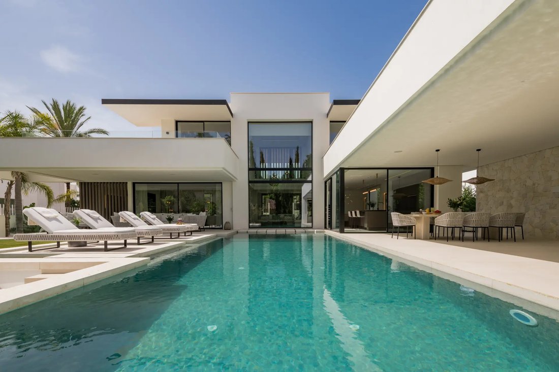 Villa in Puerto Banus, Marbella, Spain 1 - 17921558