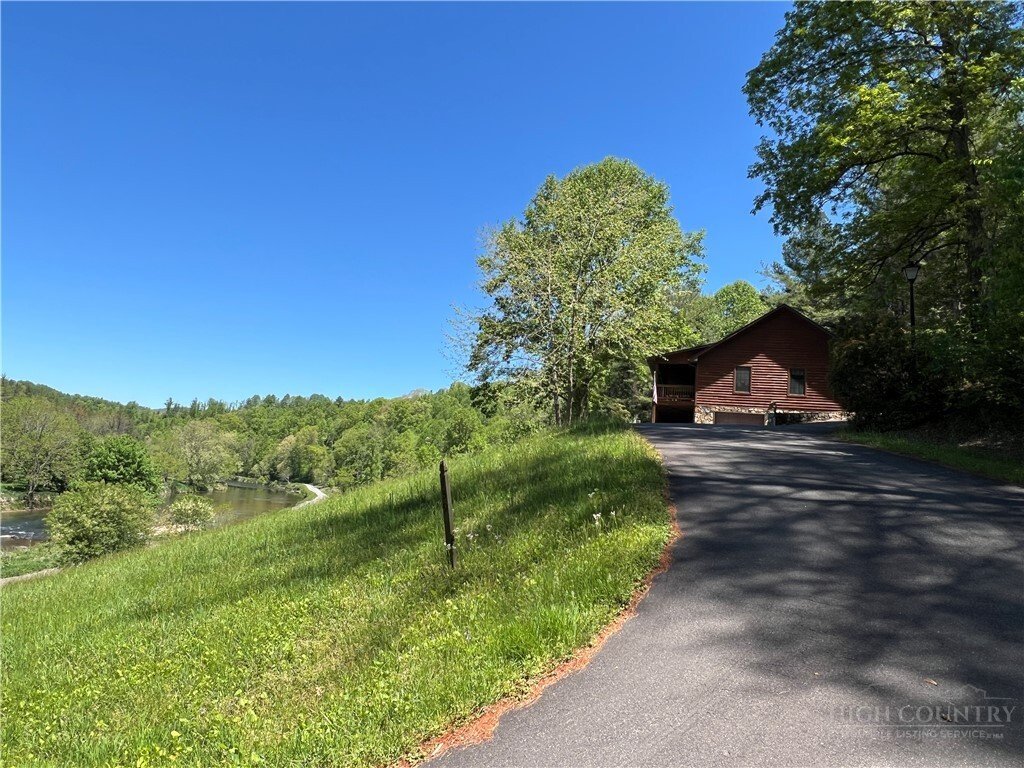 House in Crumpler, North Carolina, United States 2 - 17920378