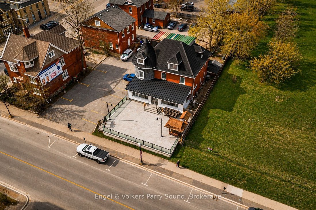 Barrie, Ontario, Canada 4 - 17922694