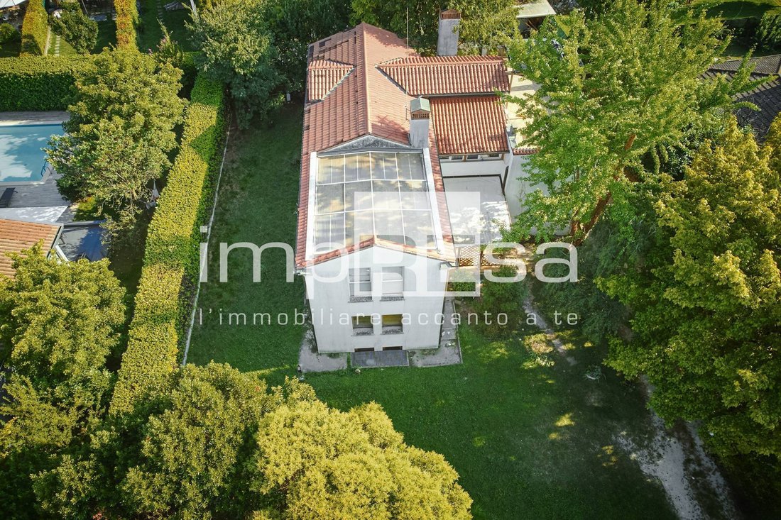 Villa in Treviso, Veneto, Italy 1 - 17924482