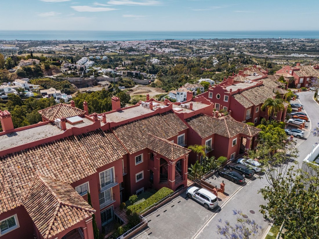 Apartment in La Quinta, Benahavis, Andalusia 1 - 17922384