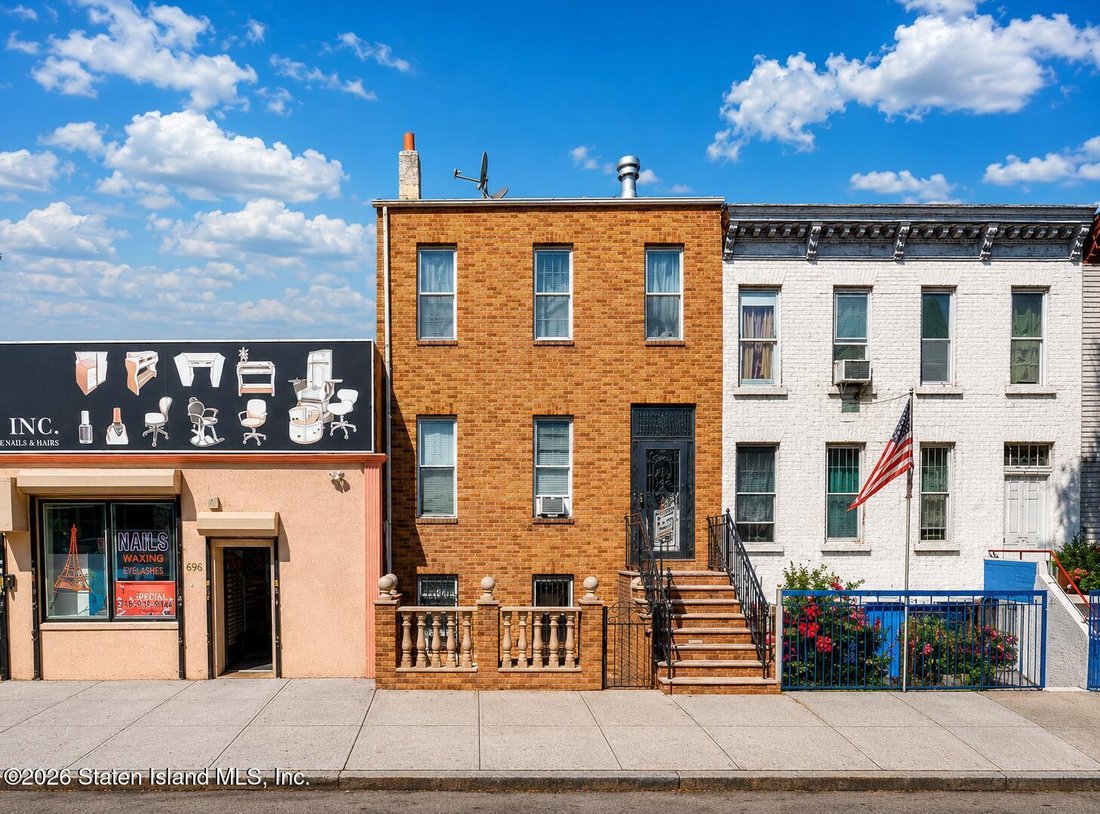 New York, New York, United States 1 - 17920538