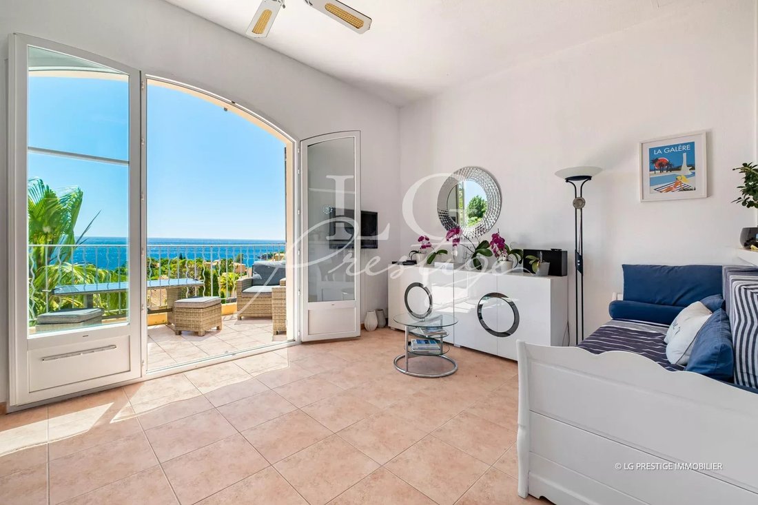 Villa in Théoule-sur-Mer, Provence-Alpes-Côte d'Azur, France 2 - 17918537