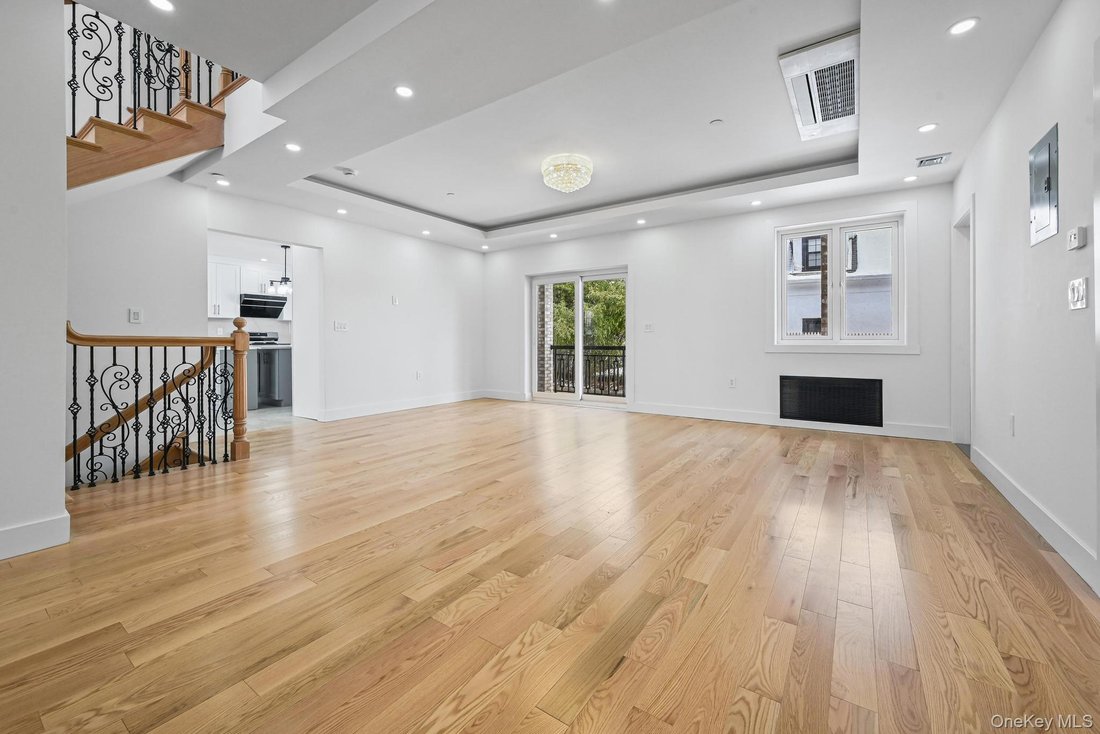 House in New York, New York, United States 2 - 17921497