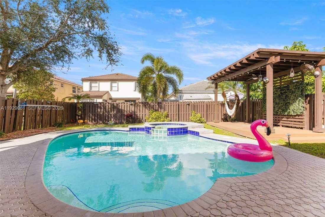 House in Pembroke Pines, Florida, United States 1 - 17202342