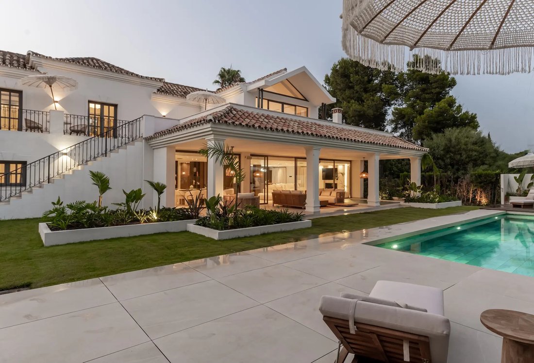 Villa in Estepona, Andalusia, Spain 1 - 17920385
