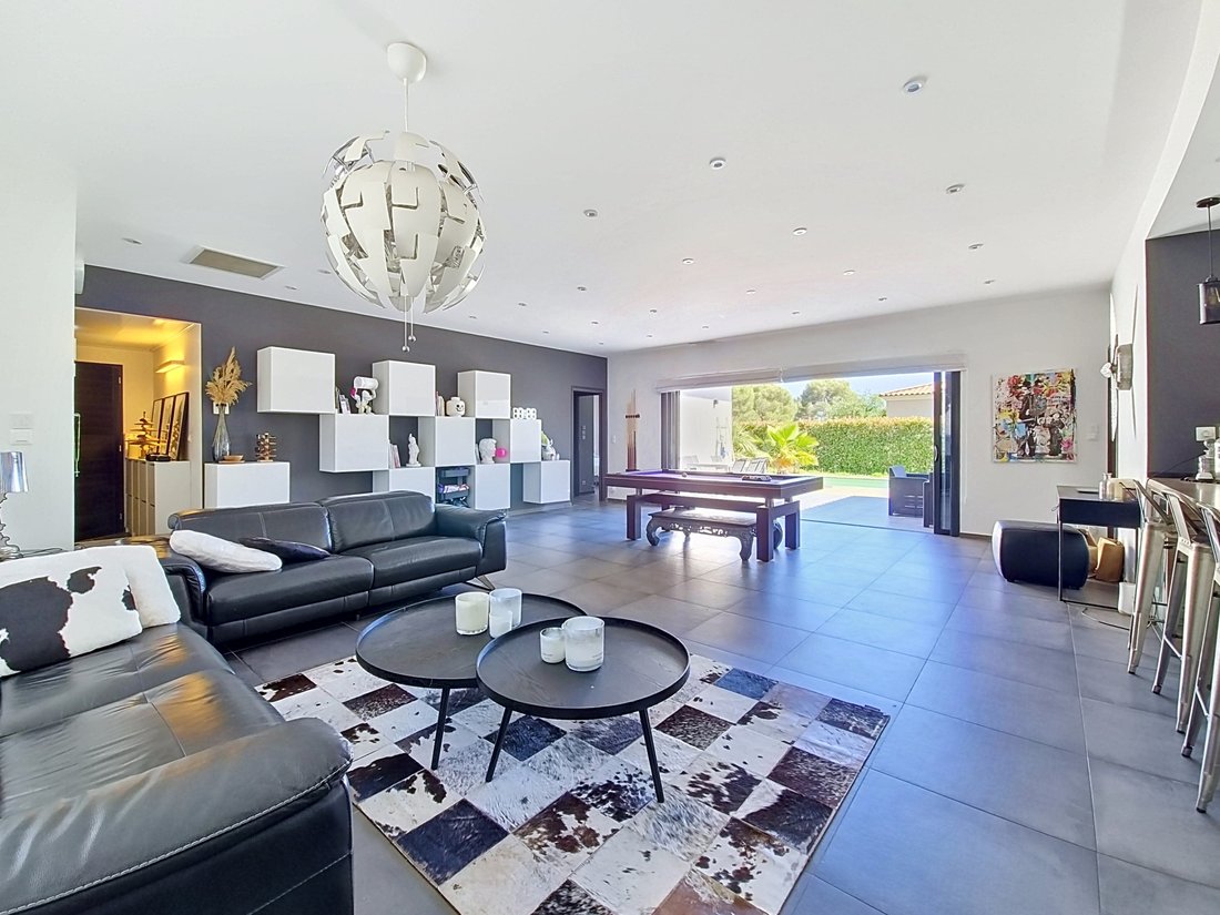 House in Le Dramont-Agay-Anthéor-Le Trayas, Saint-Raphaël, France 2 - 17469248