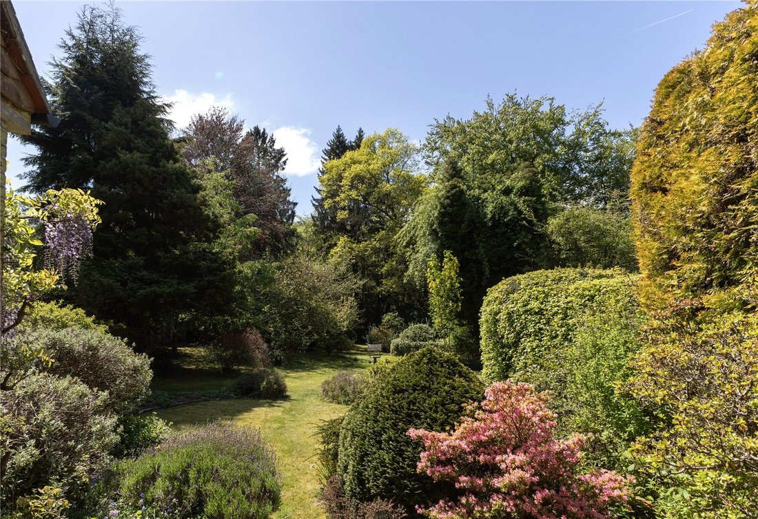 House in Grayshott, England 5 - 17919813