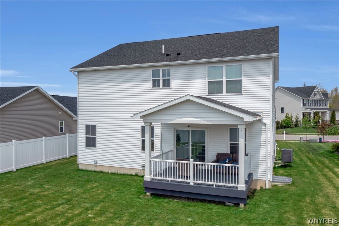 Amherst, New York, United States 4 - 17923162