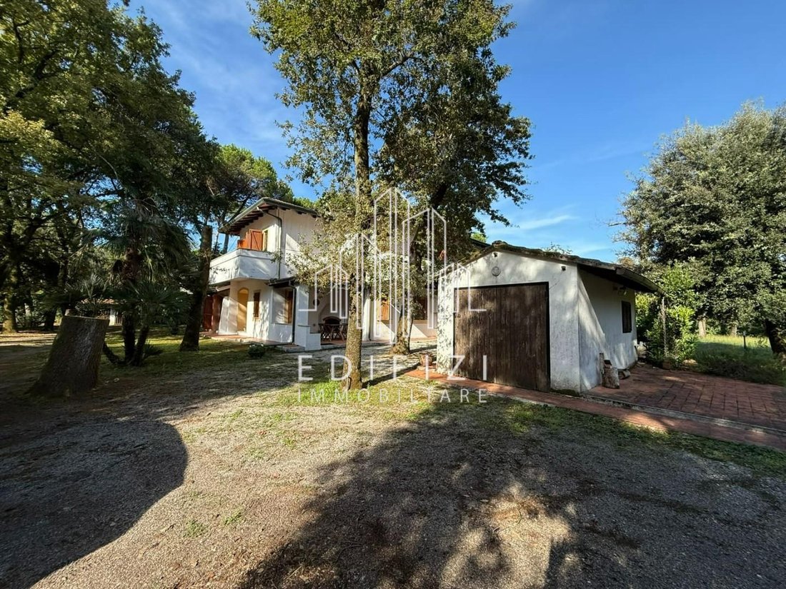 Country House in Ronchi, Massa, Italy 4 - 17920592