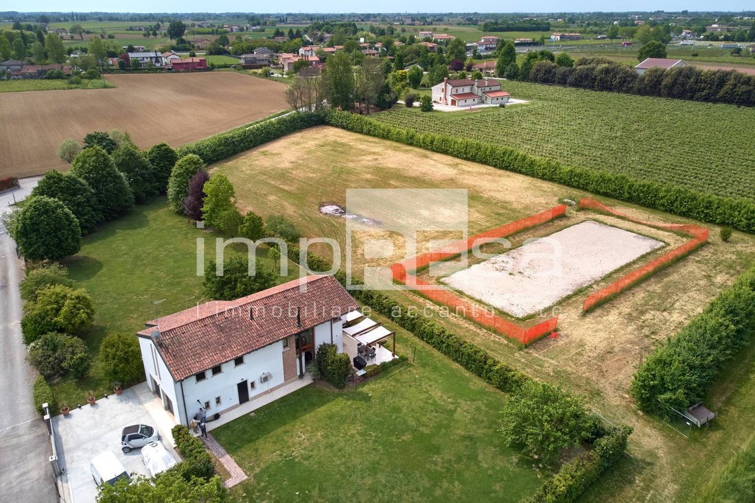 Land in Roncade, Veneto, Italy 1 - 17924486