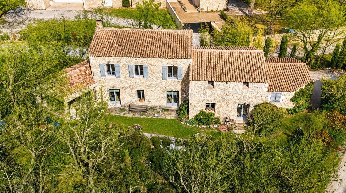 House in Gordes, Provence-Alpes-Côte d'Azur, France 1 - 16918504