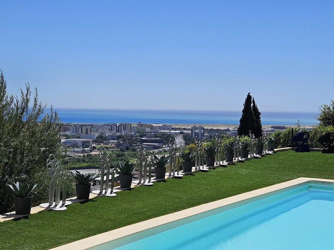 Villa in Saint-Laurent-du-Var, Provence-Alpes-Côte d'Azur, France 2 - 17918456