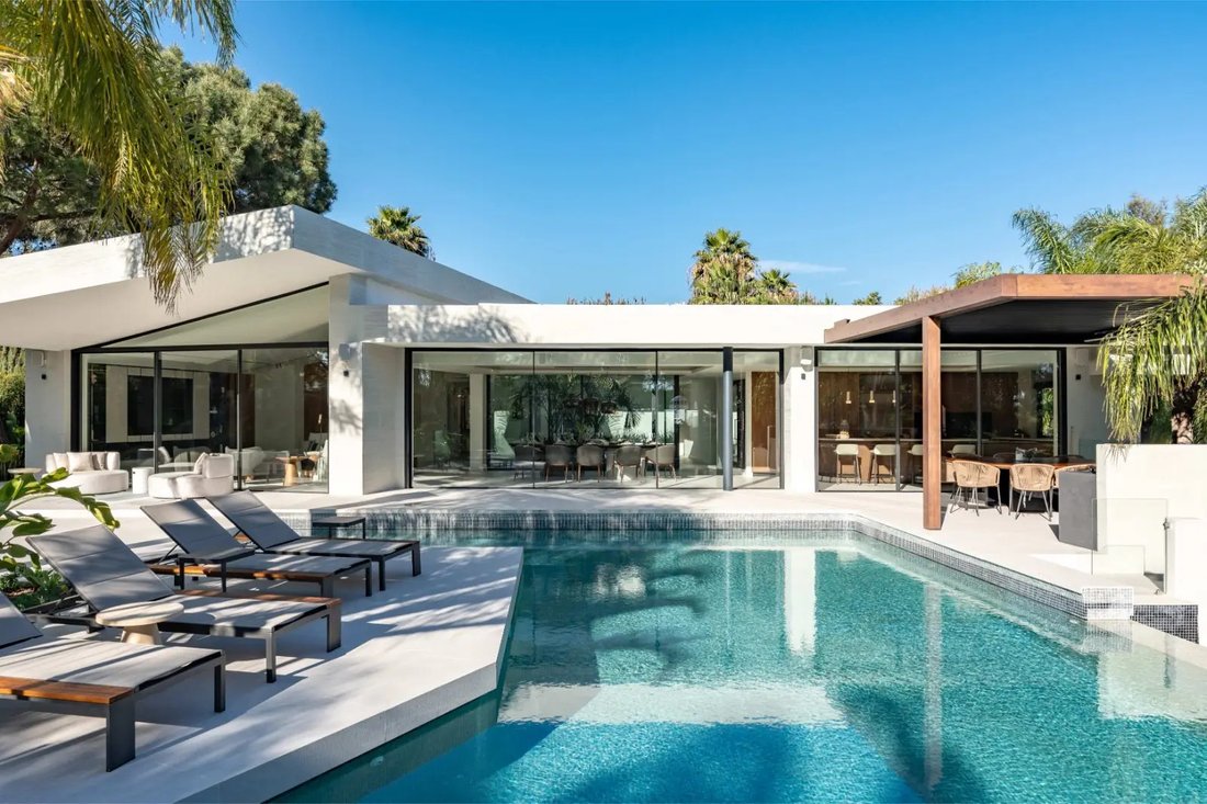 Villa in Elviria-Cabopino, Marbella, Spain 1 - 17923543