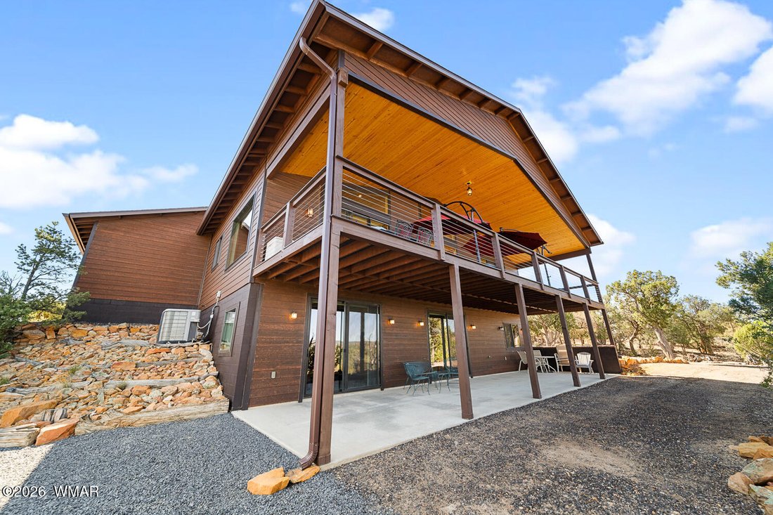 Show Low, Arizona, United States 2 - 17919711