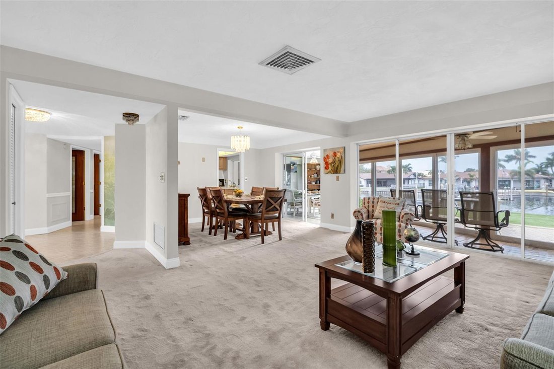 House in St. Petersburg, Florida, United States 4 - 17923957