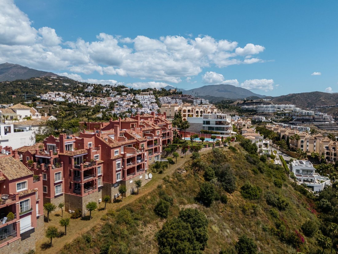 Apartment in La Quinta, Benahavis, Andalusia 2 - 17922384