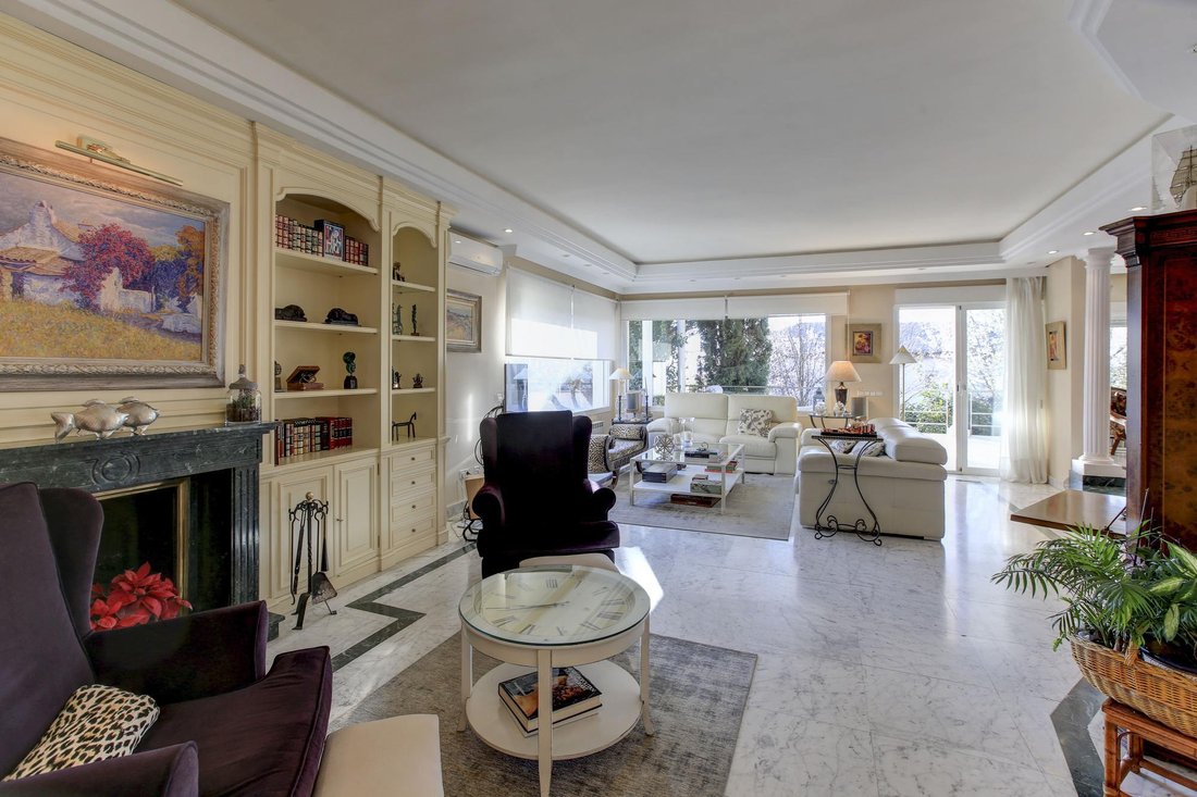 Villa in Fuencarral-El Pardo, Madrid, Spain 2 - 17918322