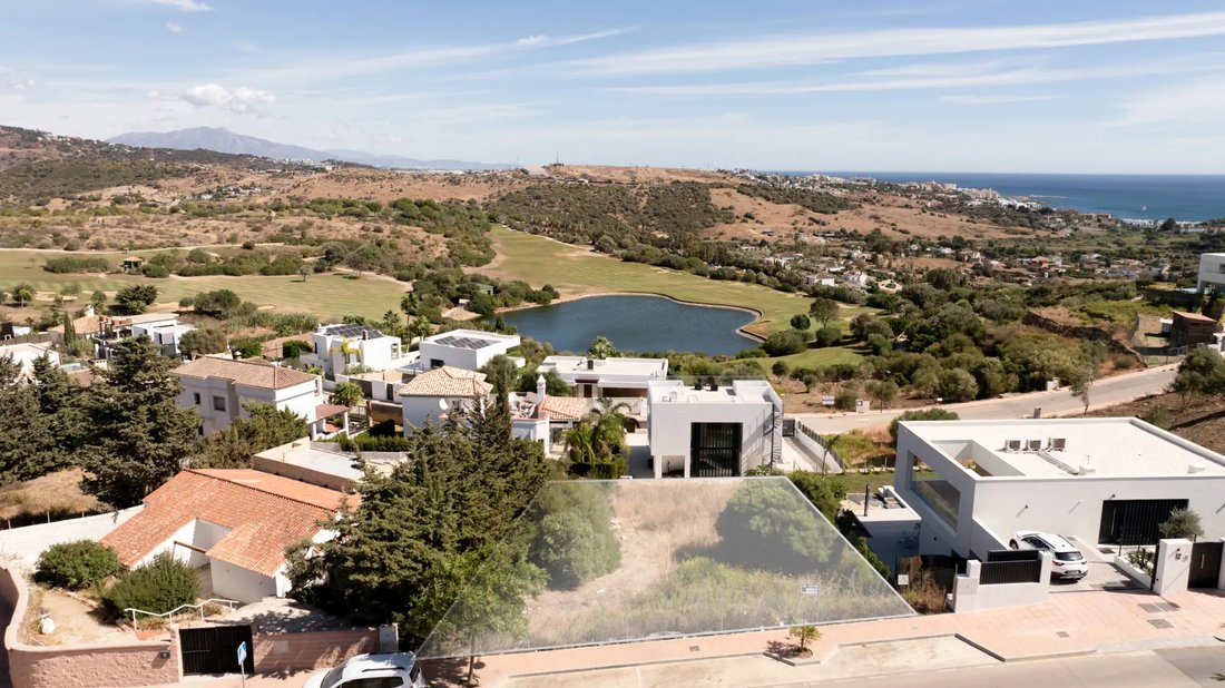 Land in Estepona, Andalusia, Spain 2 - 17919874