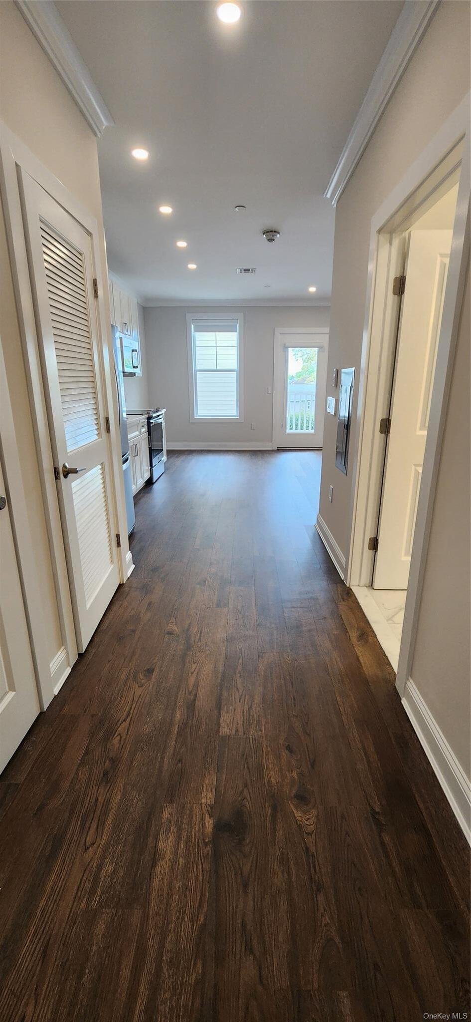 Lynbrook, New York, United States 5 - 17918144