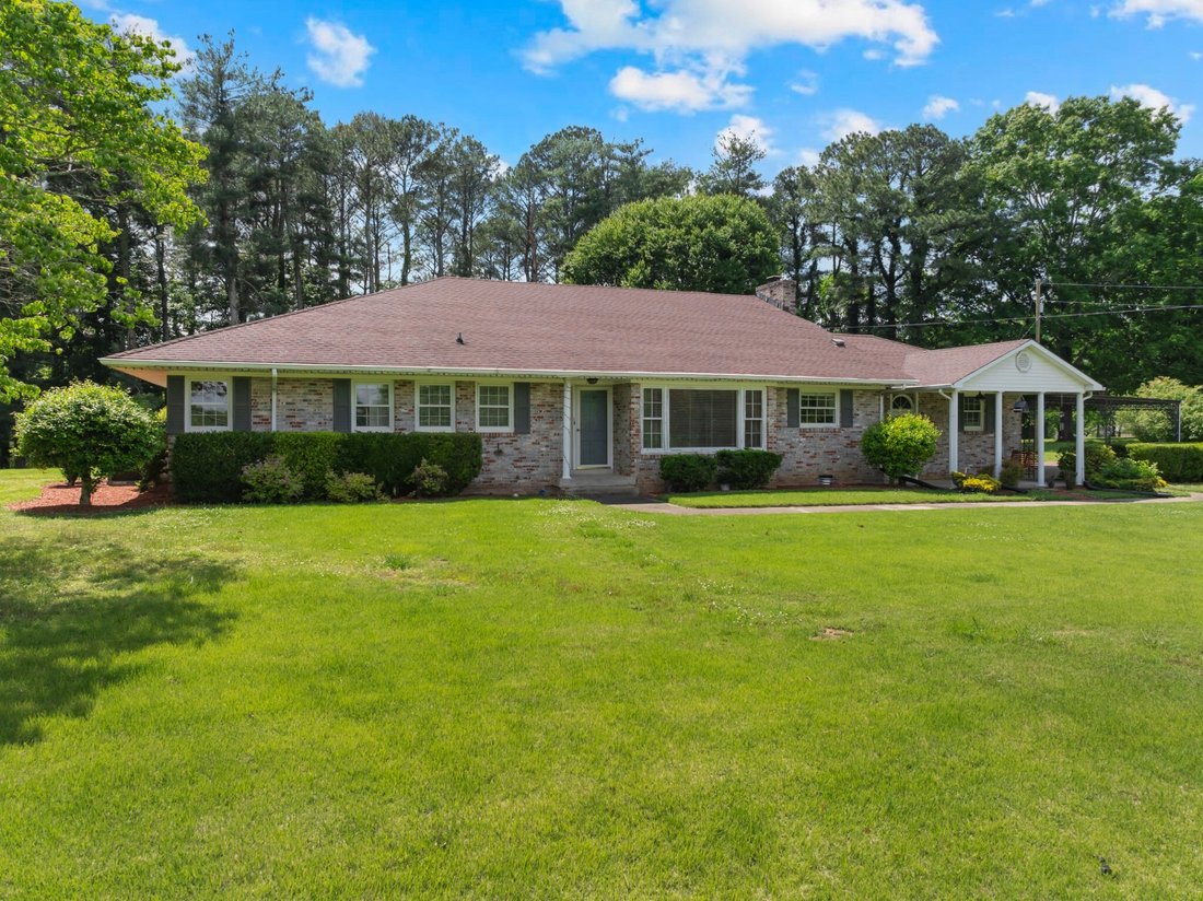 House in Belfast, Tennessee, United States 1 - 17841679