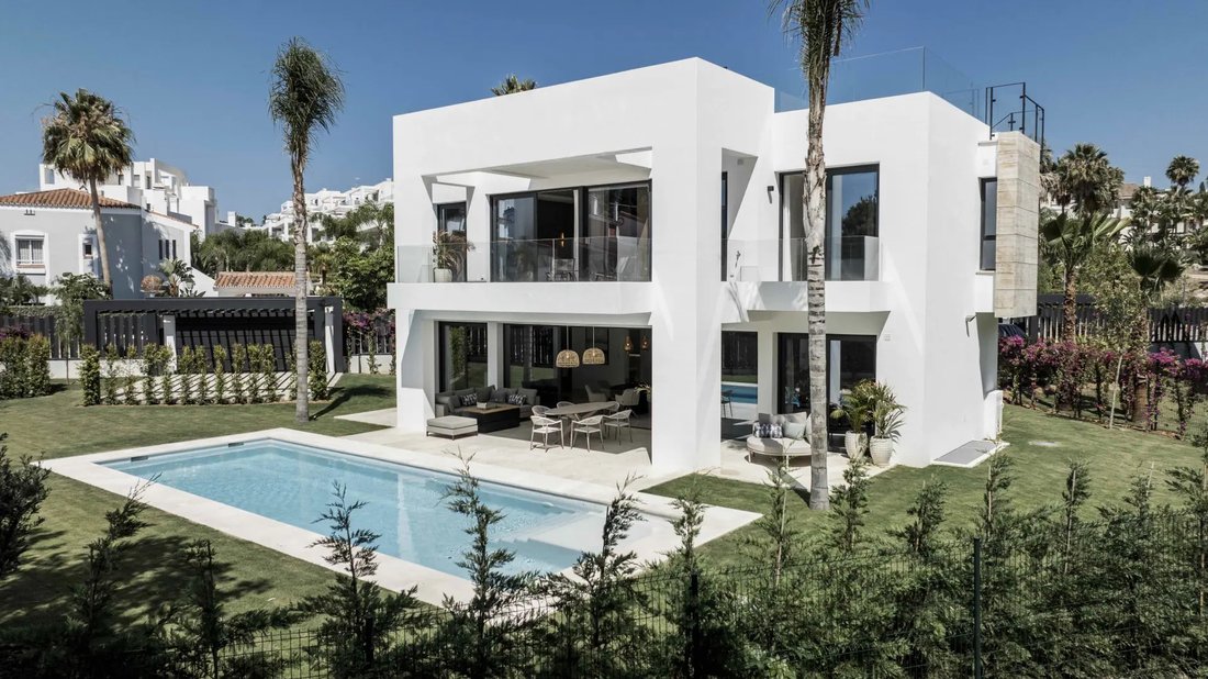 Villa in Estepona, Andalusia, Spain 1 - 17923488