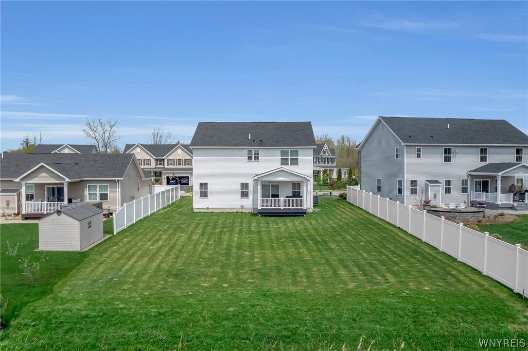 Amherst, New York, United States 3 - 17923162