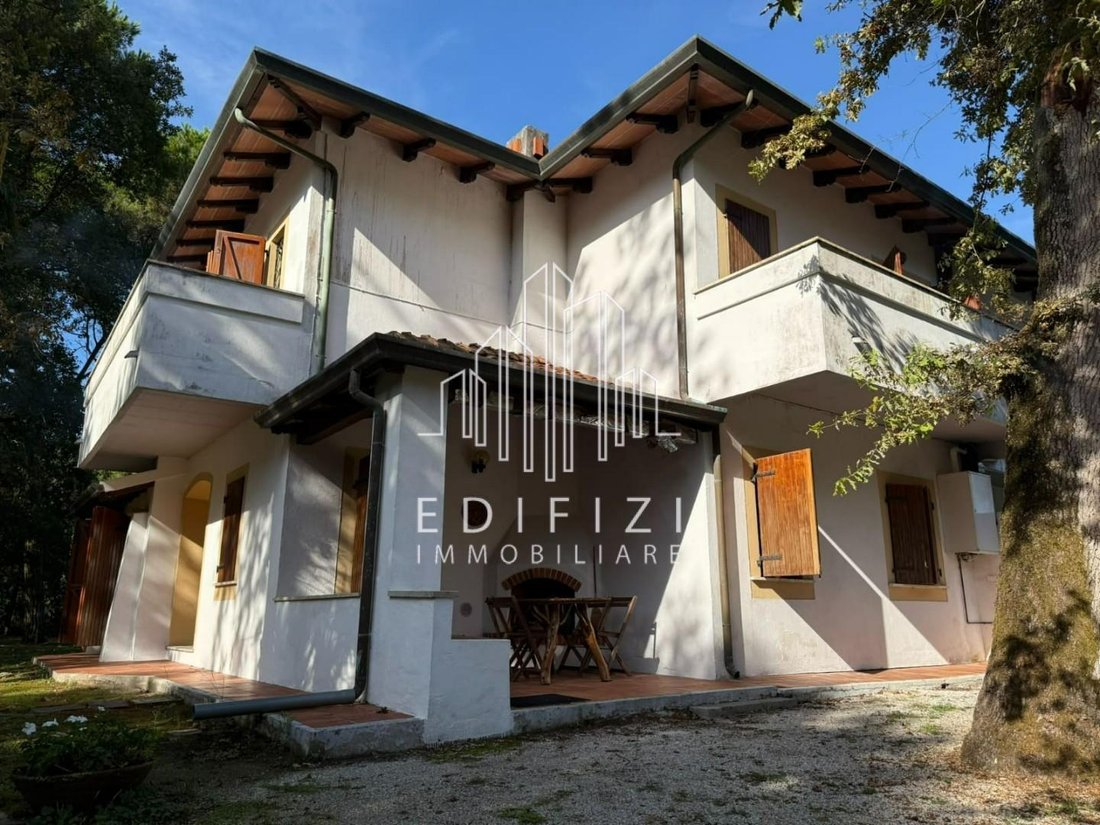 Country House in Ronchi, Massa, Italy 1 - 17920592