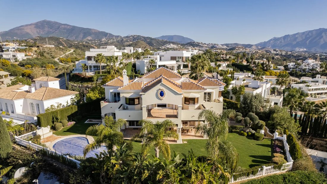 Villa in Benahavis, Andalusia, Spain 1 - 17922368