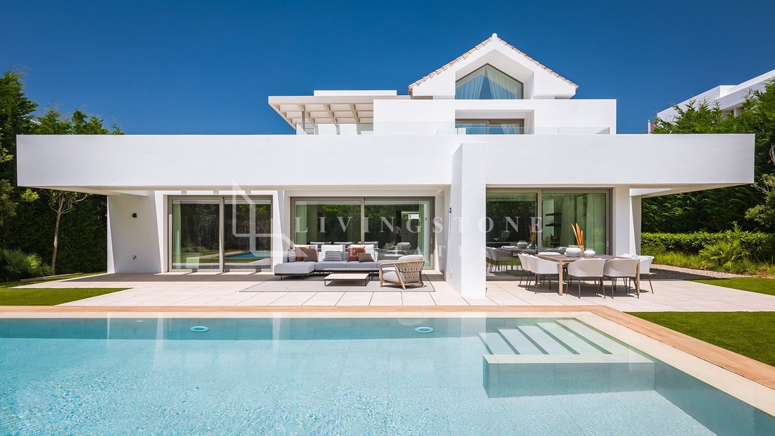 Villa in Estepona, Andalusia, Spain 1 - 17920354
