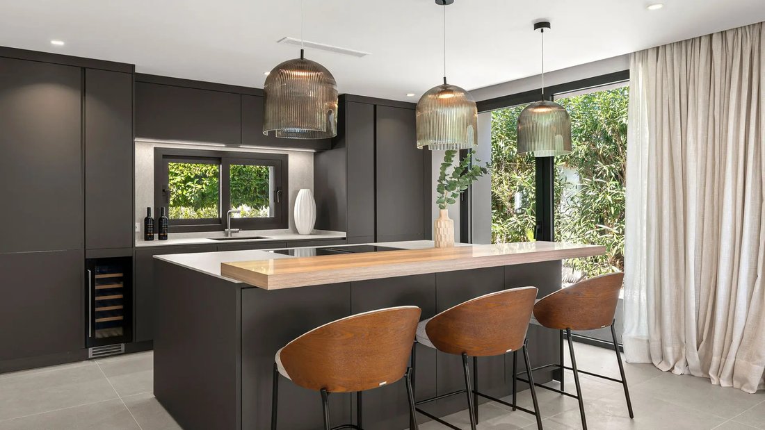 Villa à Puerto Banús, Marbella, Espagne 3 - 17920904