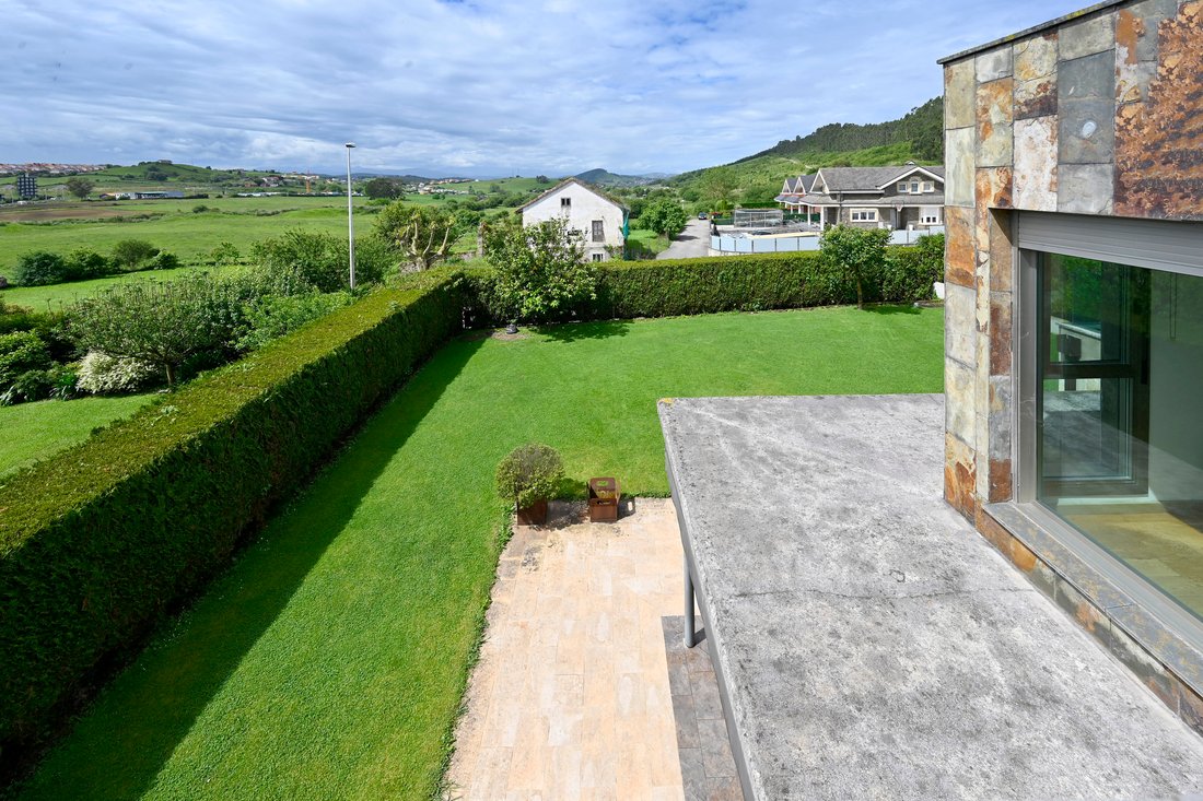 House in Santa Cruz de Bezana, Cantabria, Spain 4 - 17923486