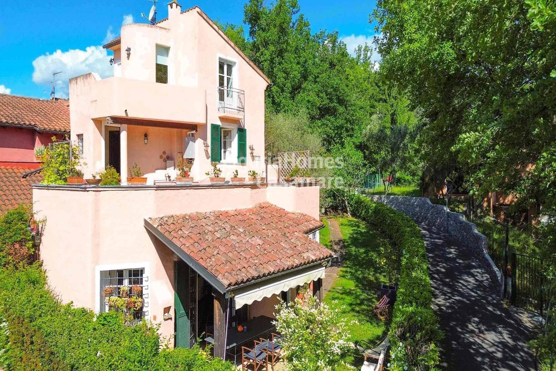 Villa in Garlenda, Liguria, Italy 1 - 17918457