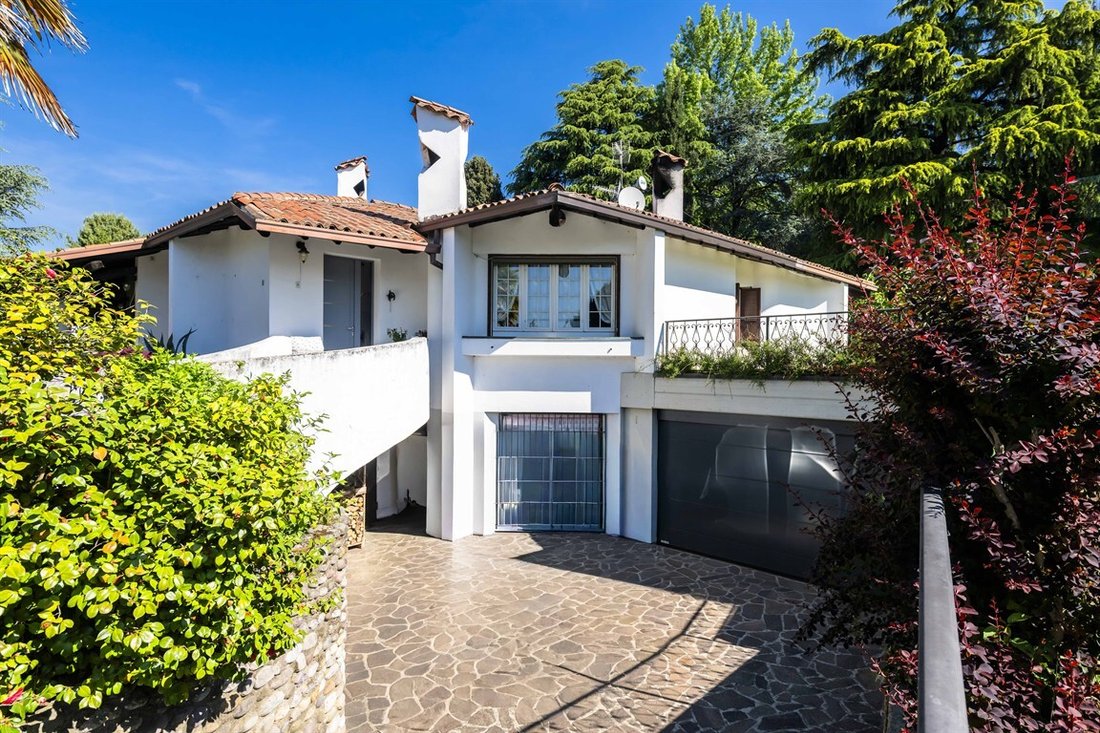 Villa in Credaro, Lombardy, Italy 1 - 17920898