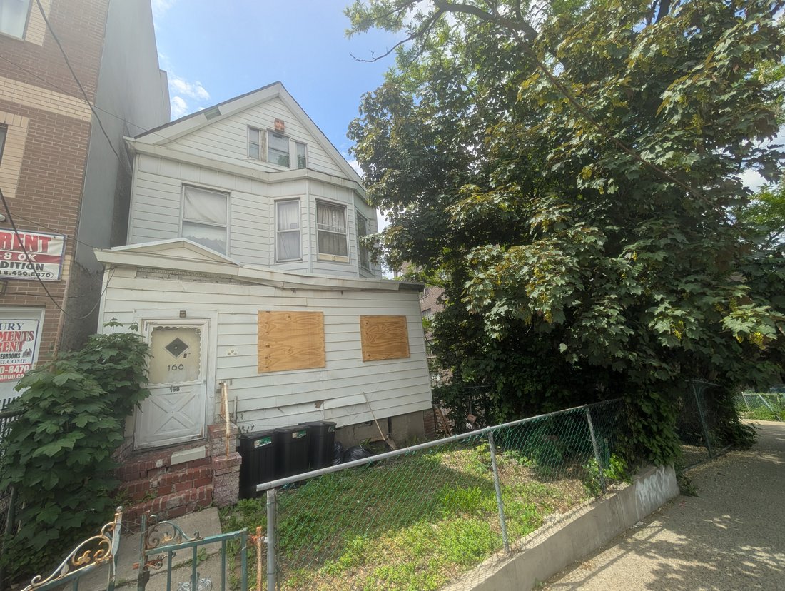 House in New York, New York, United States 1 - 17919328