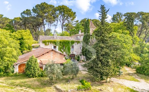 Schloss in L'Isle-sur-la-Sorgue, Provence-Alpes-Côte d'Azur, Frankreich 1