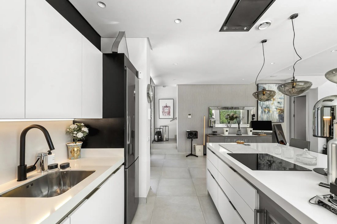 Villa in Estepona, Andalusia, Spain 2 - 17920776