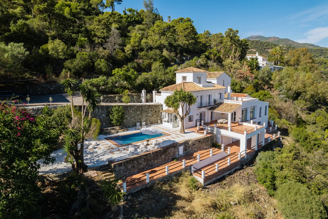 Villa in El Madroñal, Benahavis, Spain 1 - 17923455