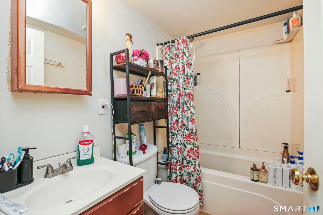 House in Stamford, Connecticut, United States 2 - 17924973