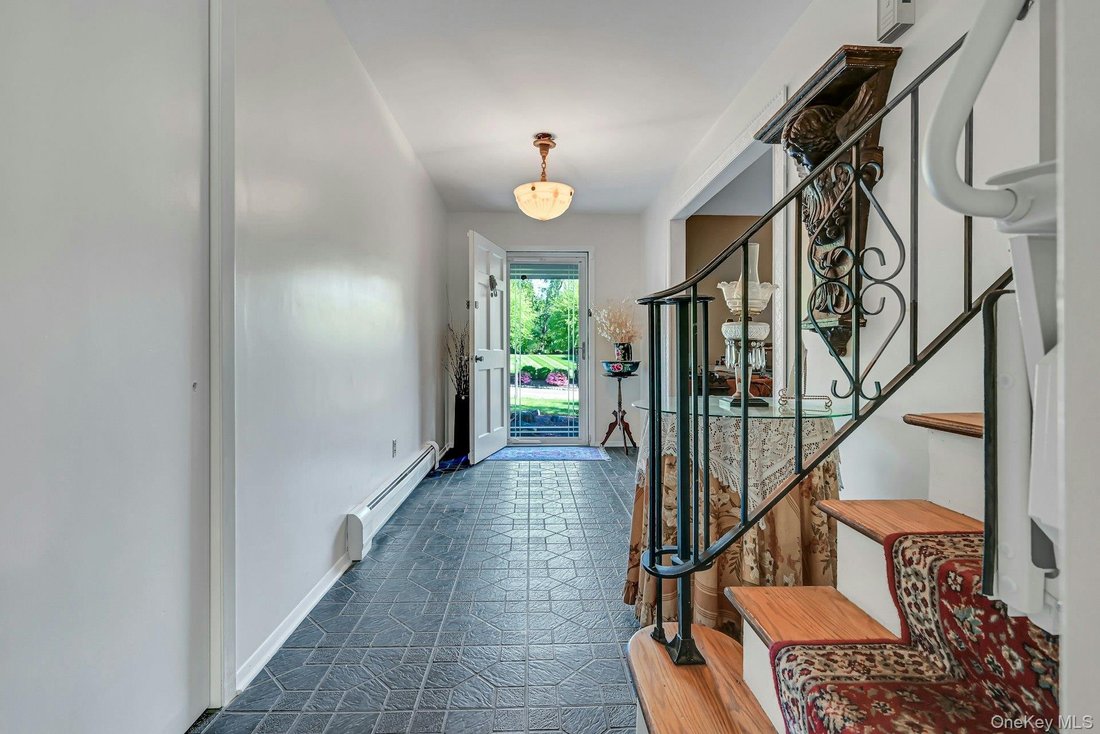 House in West Nyack, New York, United States 4 - 17918577