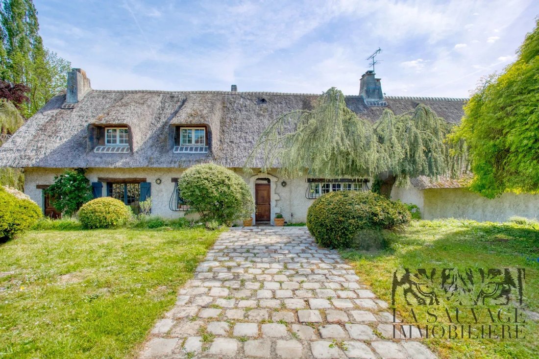 Apartment in Les Mesnuls, Ile-de-France, France 1 - 17885913