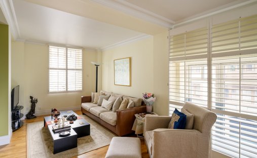 Apartment in Pimlico, Westminster, England 1