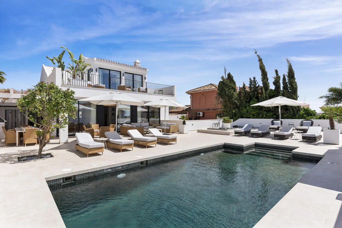 Villa in Marbella, Andalusia, Spain 1 - 17922337