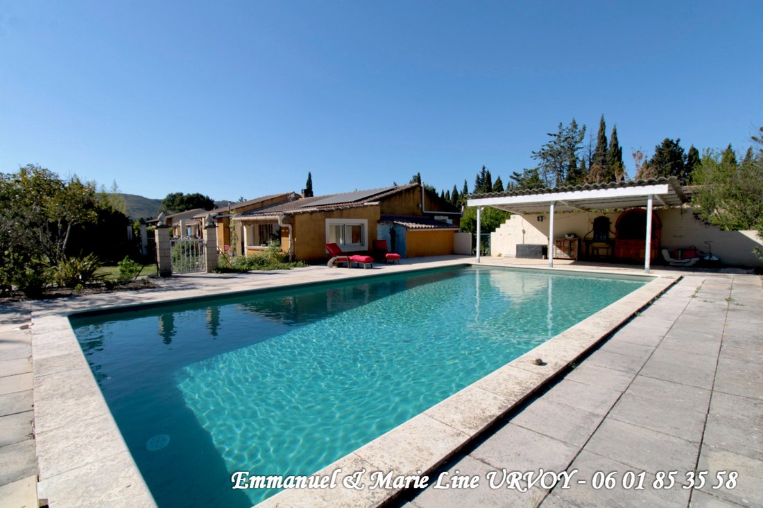 Villa in Graveson, Provence-Alpes-Côte d'Azur, France 1 - 17918655