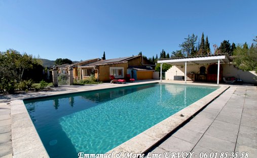 Villa in Graveson, Provence-Alpes-Côte d'Azur, France 1