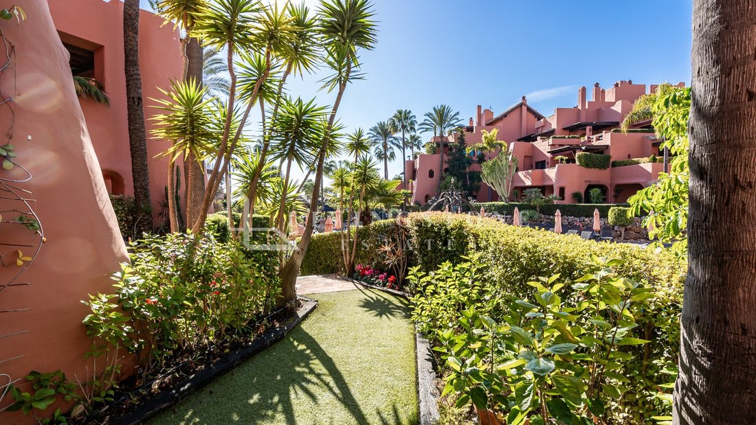 Apartment in Gualdalmansa, Estepona, Andalusia 2 - 17921802